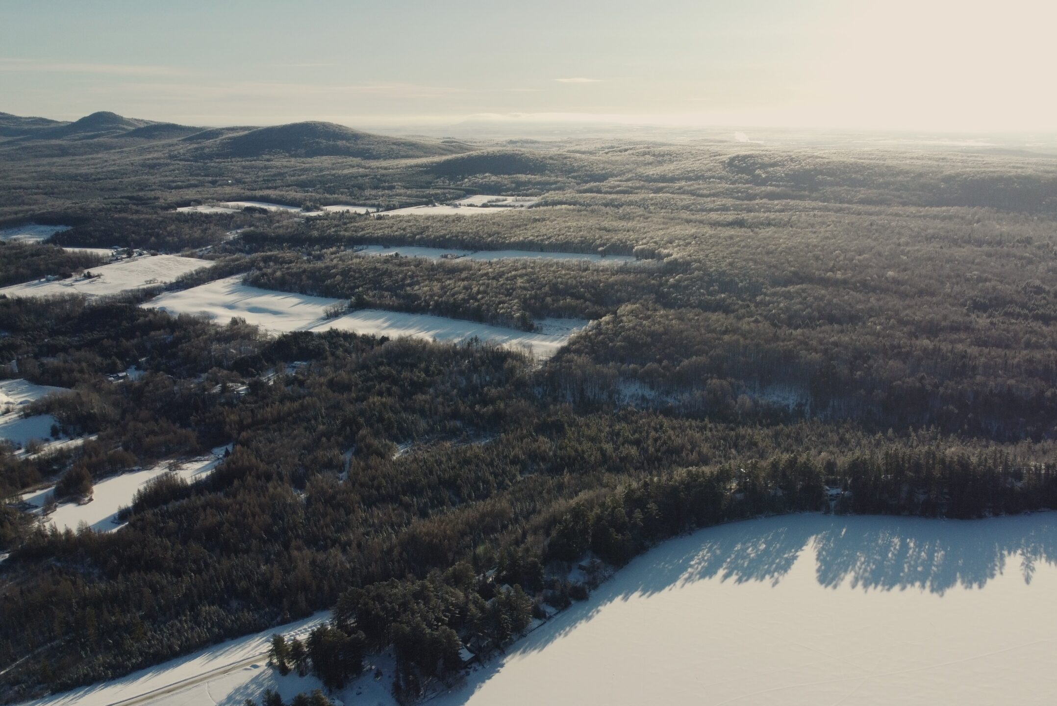 Vous envisagez de vendre votre maison à Stoke ou votre condo à Stoke ? Faites confiance à notre expertise en immobilier à Stoke pour vous accompagner dans chaque étape de la vente. Nos courtiers REMAX Stoke sont spécialisés dans l’optimisation de la valeur de votre propriété. Grâce à des plateformes comme Centris Stoke, nous offrons à votre bien la visibilité qu'il mérite, que ce soit pour un terrain, un chalet, ou une maison de luxe. Confiez votre projet à un courtier immobilier Stoke pour une vente rapide et efficace.
