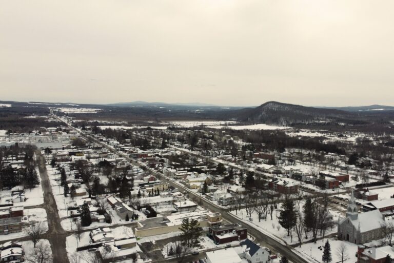 Courtier_Immobilier_Valcourt